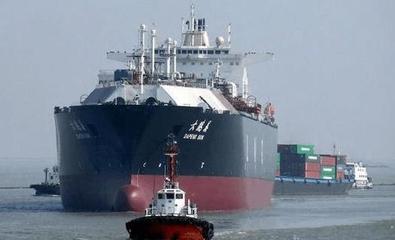 中國(guó)清潔能源運(yùn)輸船亮相，貨艙容量達(dá)10萬(wàn)立方米，助力軍事與全球能源運(yùn)輸